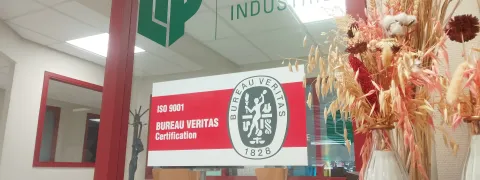 Bureau LIP Industrie Précision à Besançon : logo de l'entreprise et certification ISO 9001 Bureau Veritas