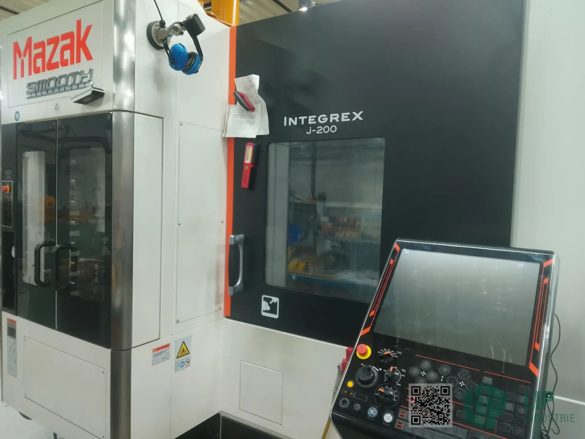 Centre multitâches Mazak Integrex J-200 Smooth Technology vue de face avec console — LIP Industrie Précision, Besançon
